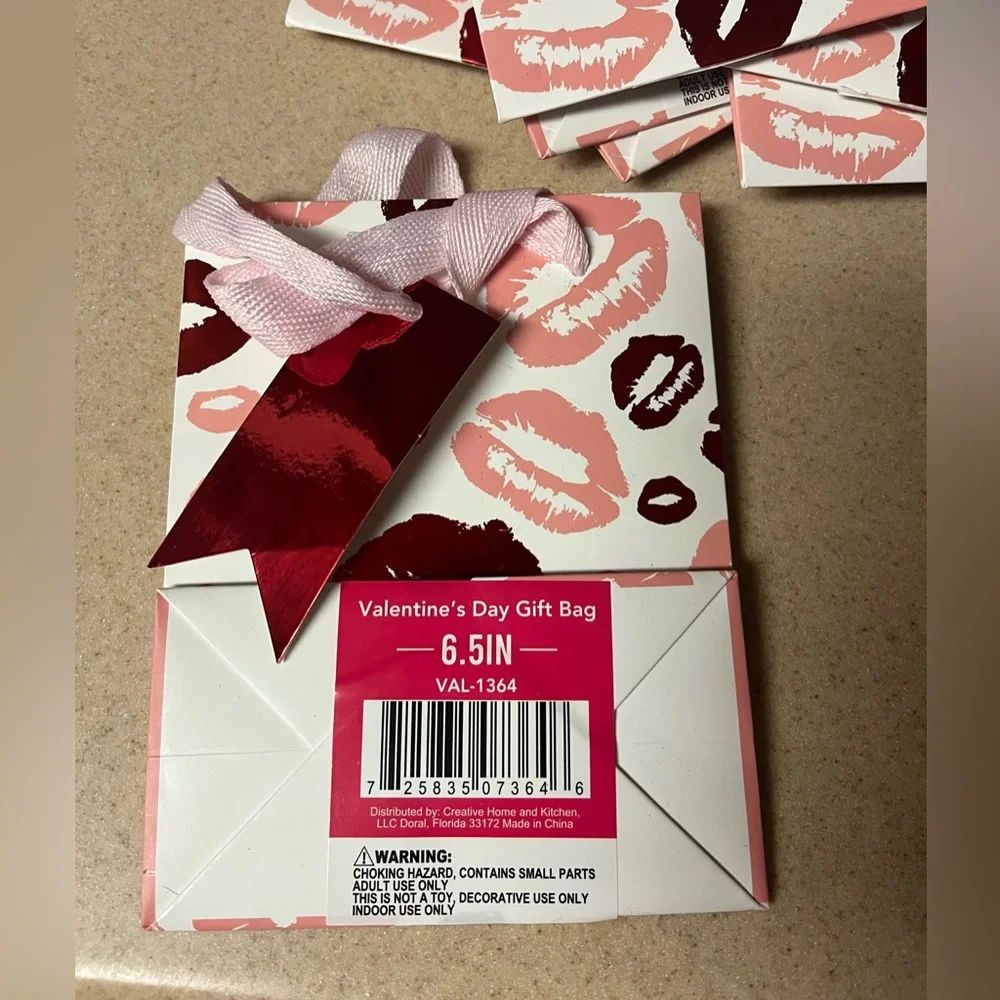 Valentine’s Day Pink & Red Kiss Lips Party Favor Gift Bag Bundle / Lot